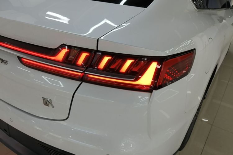 BYD Han 2023 #8 BYD Han 2023 صورة سيارة #8