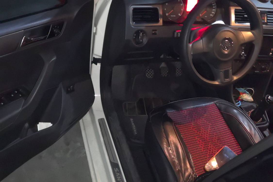 Volkswagen Santana 2015 car image #23