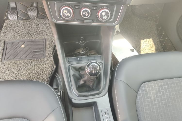 Volkswagen Santana 2019 #14 Volkswagen Santana 2019 car image #14