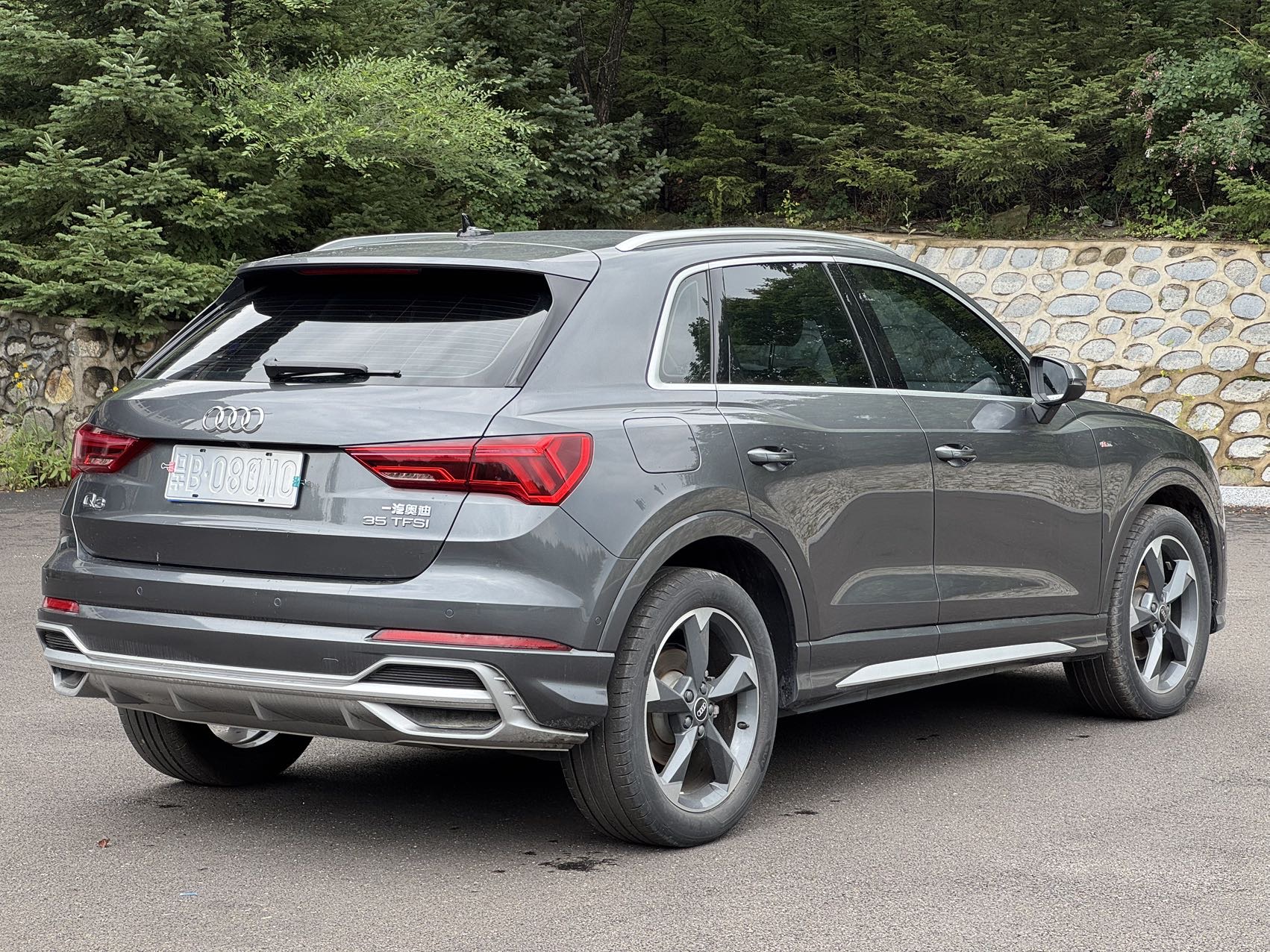 Audi Q3 2022 car image #6