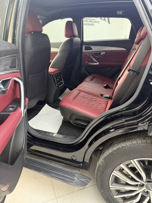 Jetour X70 PLUS 2023 car image #15