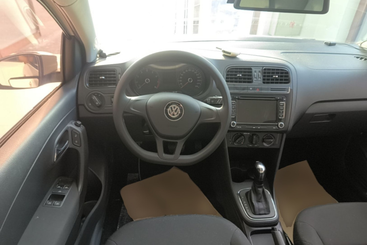 Volkswagen Polo 2016 #11 Volkswagen Polo 2016 car image #11