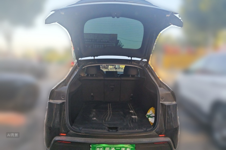 Tesla Model Y 2025 car image #21