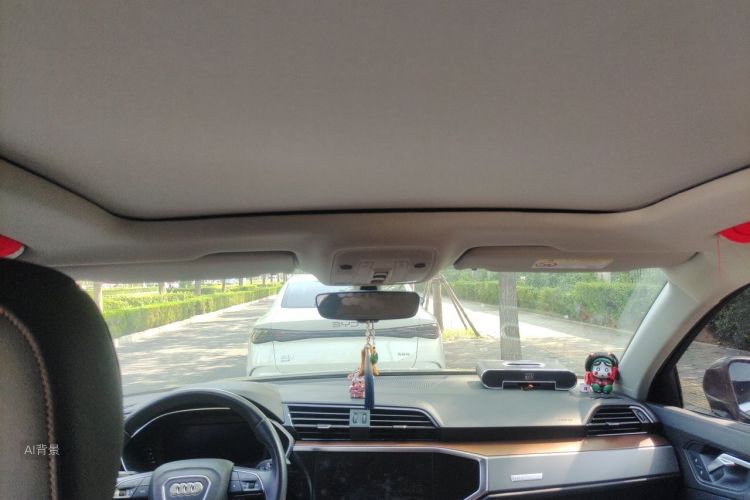 Audi Q3 2022 car image #20