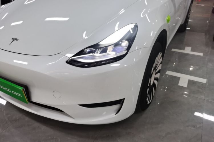 Tesla Model Y 2024 صورة سيارة #23