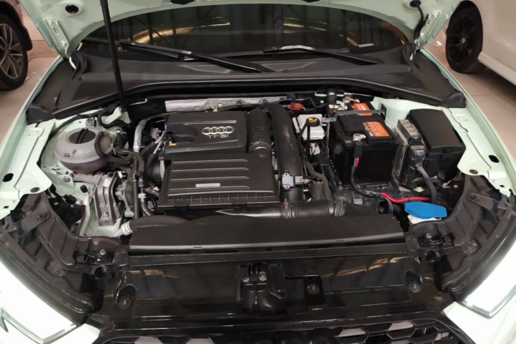 Audi A3 2018 car image #20