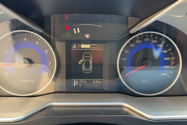 GEELY Emgrand 2016 #14 GEELY Emgrand 2016 image de voiture #14