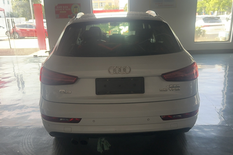 Audi Q3 2017 car image #6