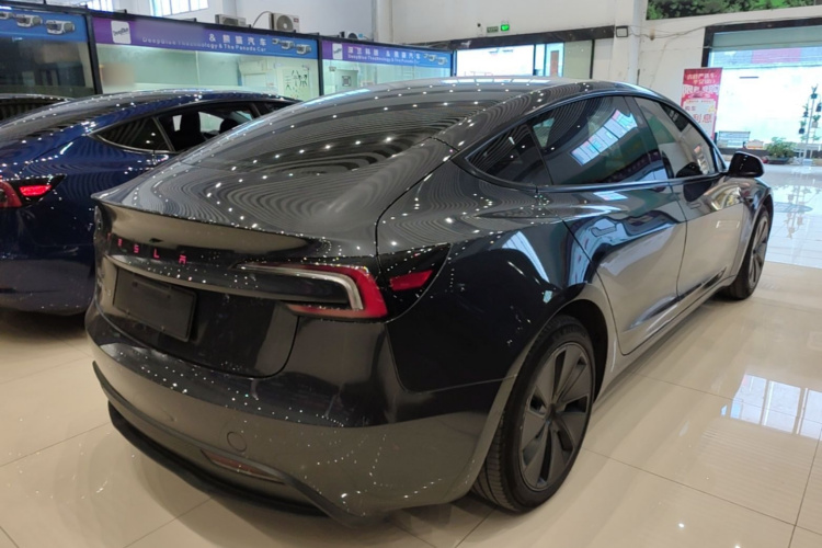 Tesla Model 3 2024 #7 Tesla Model 3 2024 car image #7
