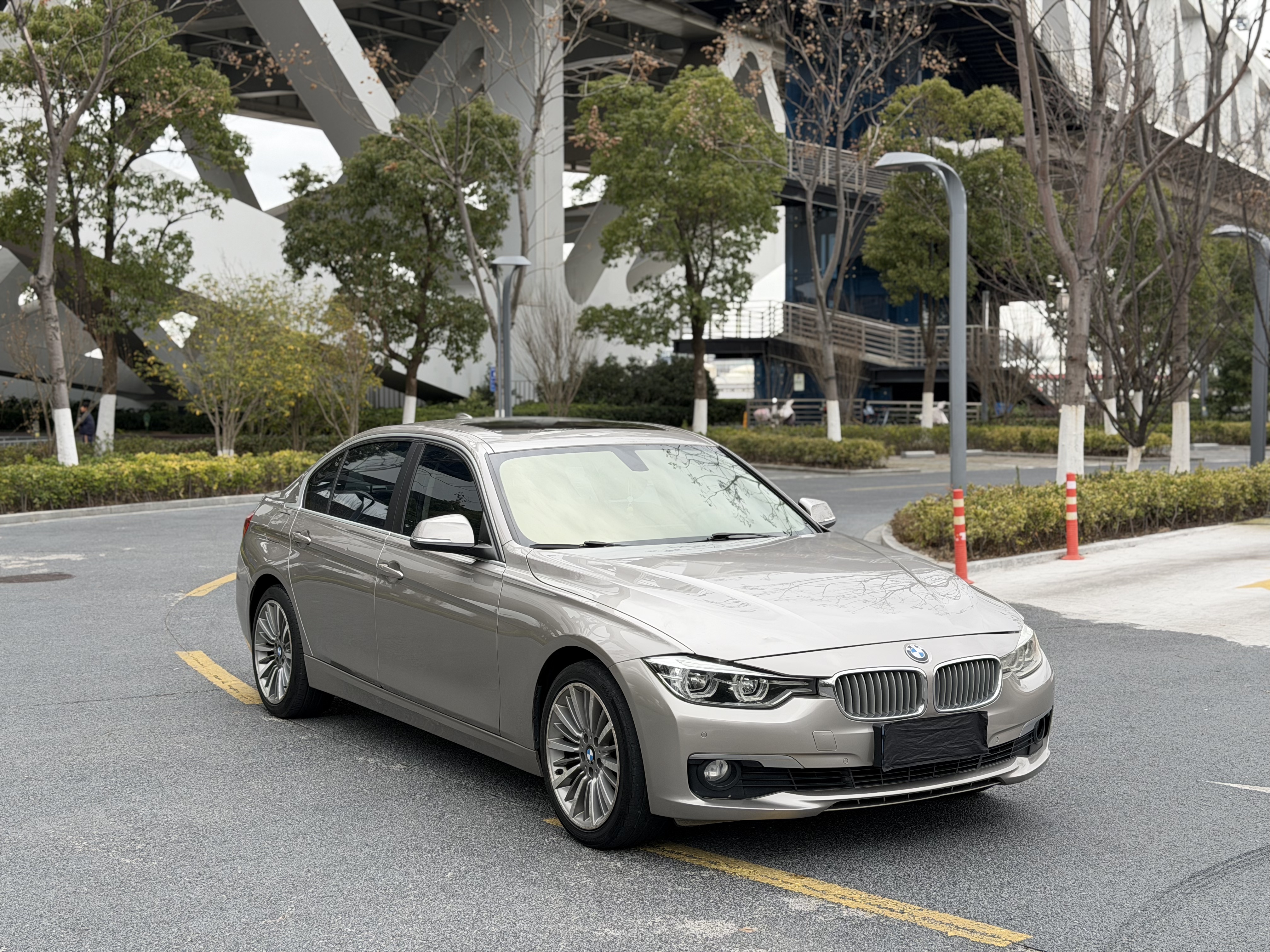 BMW 3 Series 2019 car image #3
