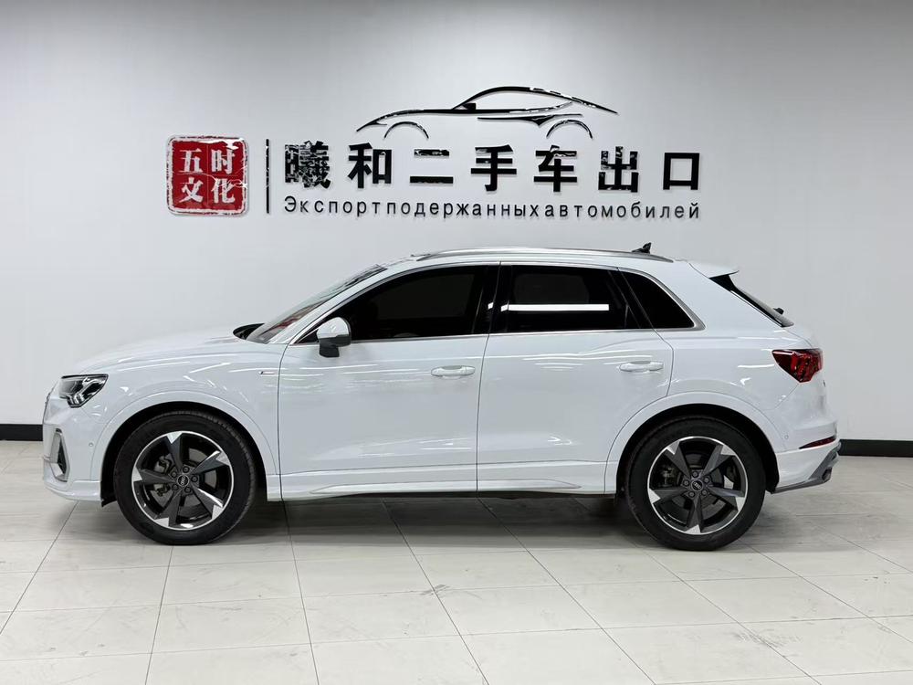 Audi Q3 2022 car image #4