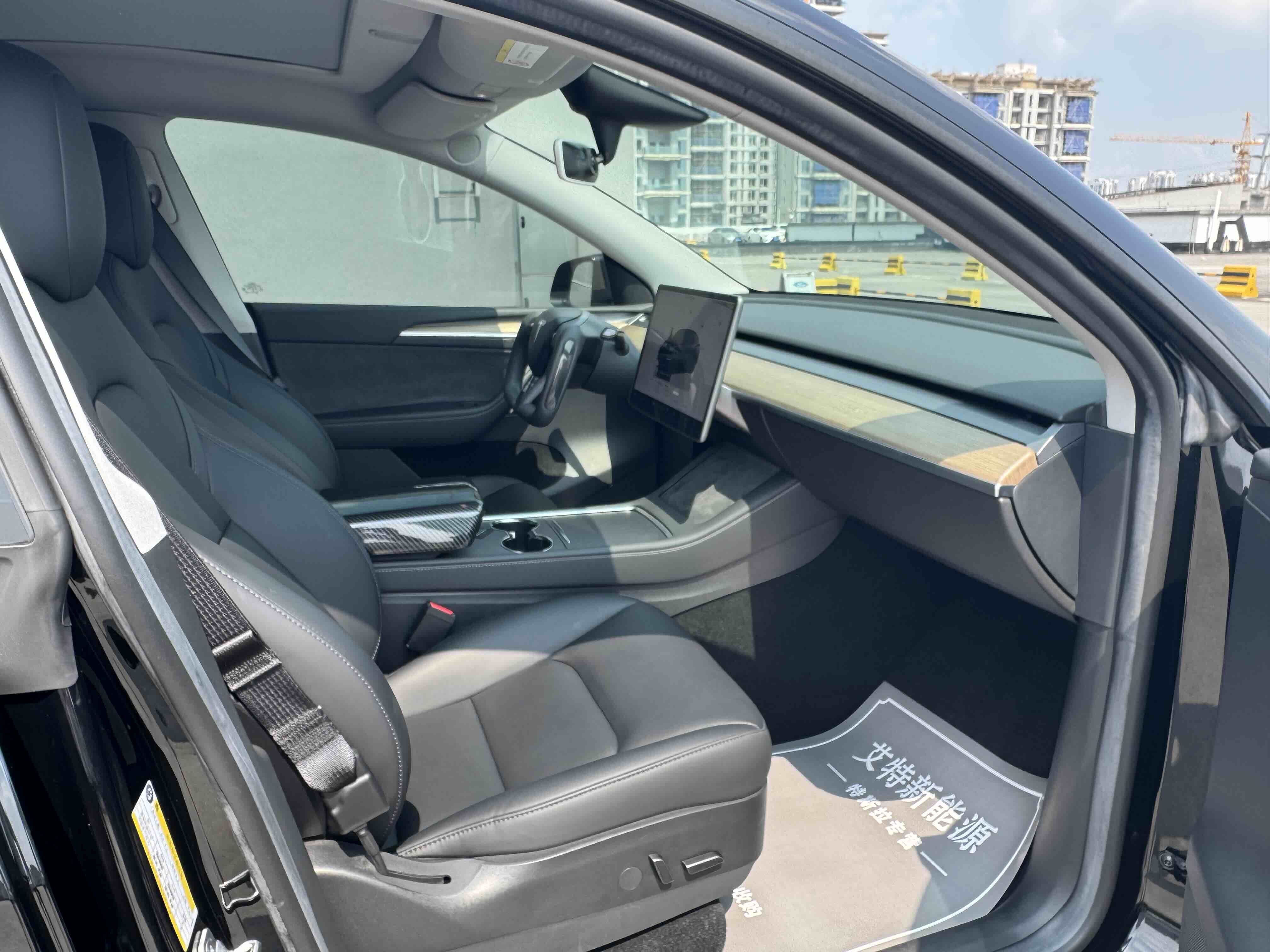 Tesla Model Y 2023 #7 Tesla Model Y 2023 car image #7