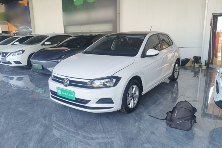 Volkswagen Polo 2022 car image #2