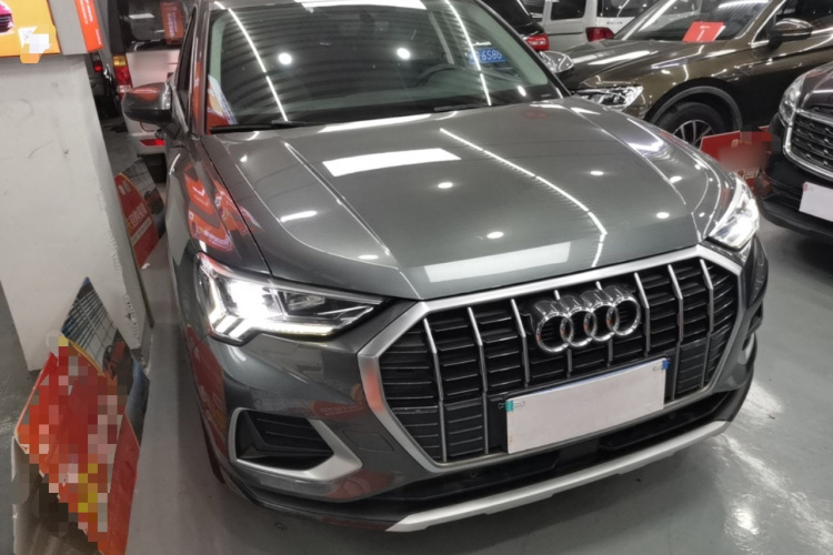 Audi Q3 2020 car image #3