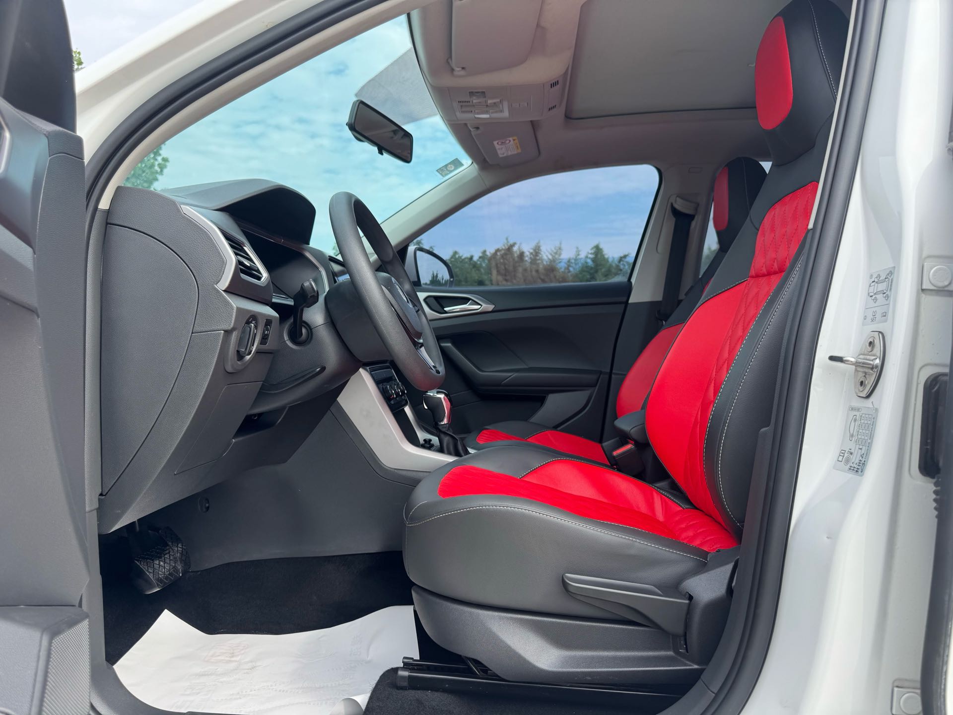 Volkswagen T-Cross 2021 #4 Volkswagen T-Cross 2021 صورة سيارة #4