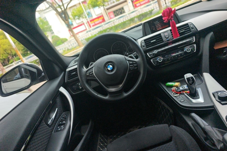 BMW 3 Series 2017 #15 BMW 3 Series 2017 car image #15
