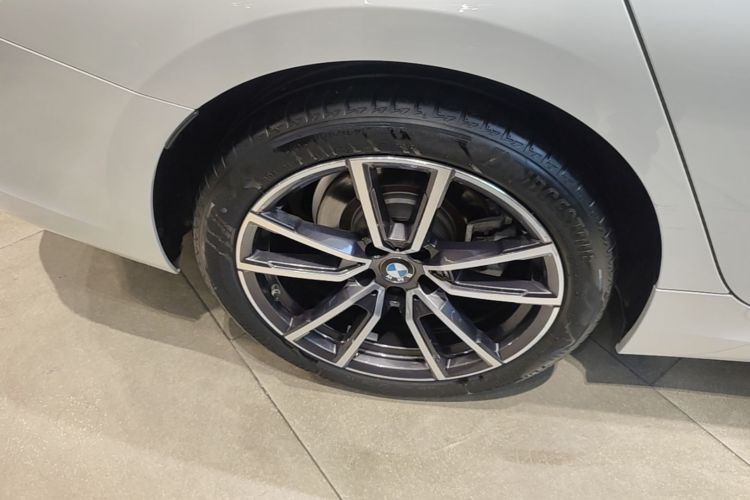 BMW 3 Series 2021 #10 BMW 3 Series 2021 immagine di auto #10
