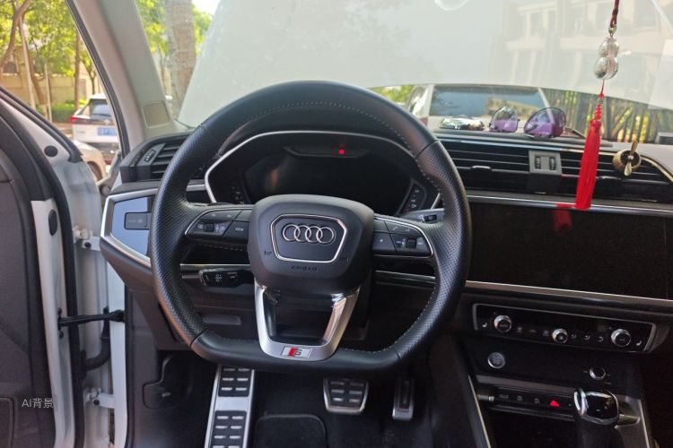 Audi Q3 2019 #12 Audi Q3 2019 car image #12