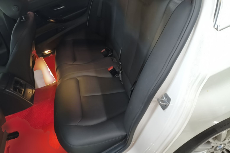 BMW 3 Series 2017 car image #17