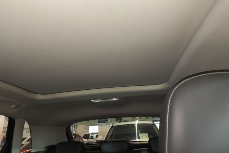 Audi Q3 2021 car image #18