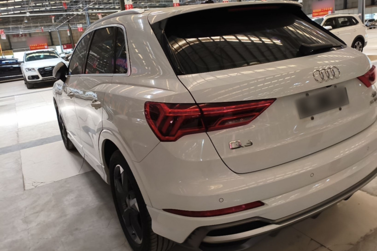 Audi Q3 2019 car image #5