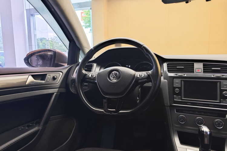 Volkswagen Golf 2016 car image #28