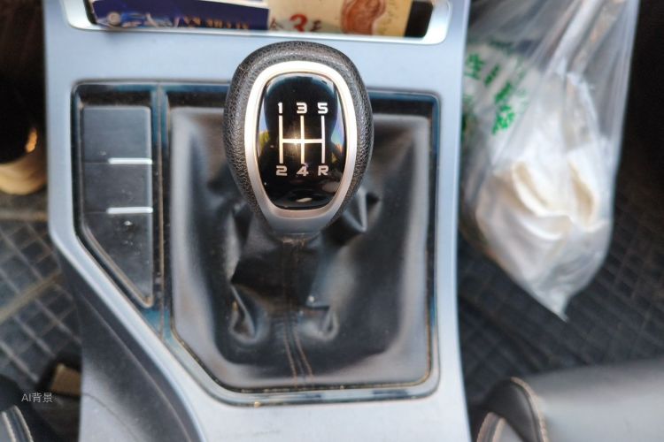 GEELY Emgrand 2019 car image #16