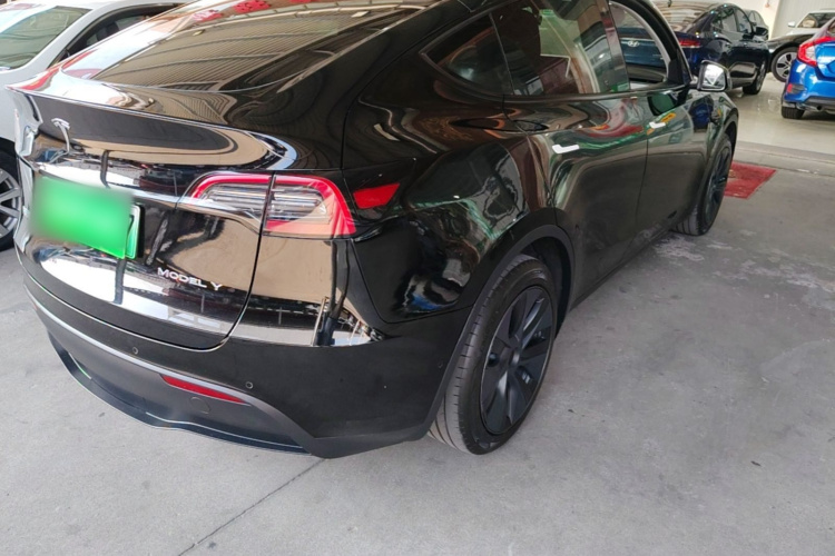 Tesla Model Y 2023 #8 Tesla Model Y 2023 car image #8