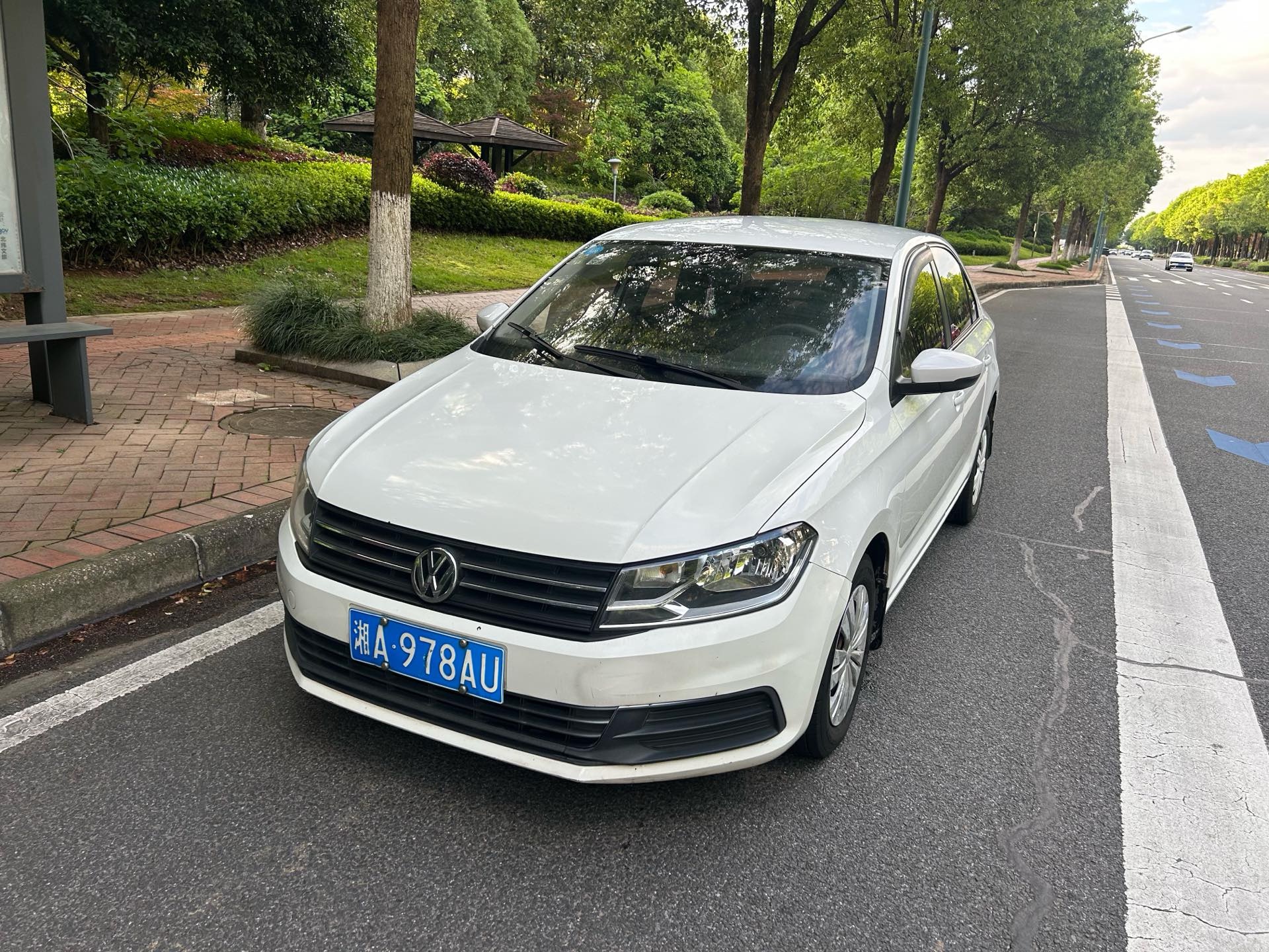 Volkswagen Santana 2016 car image 