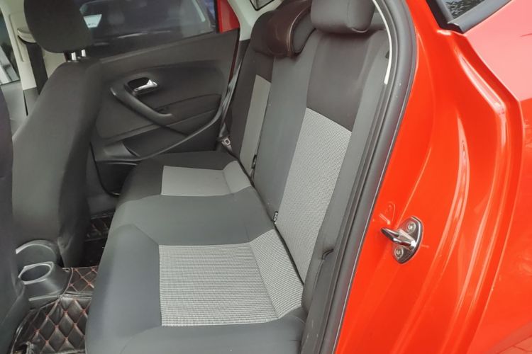Volkswagen Polo 2017 car image #17