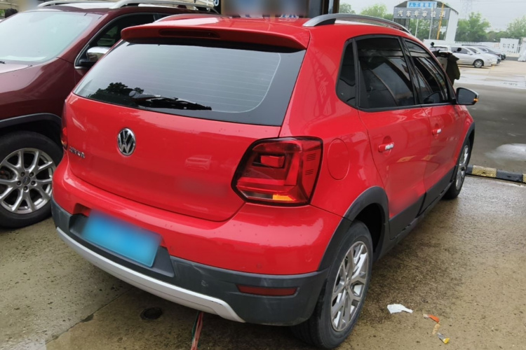 Volkswagen Polo 2015 car image #7