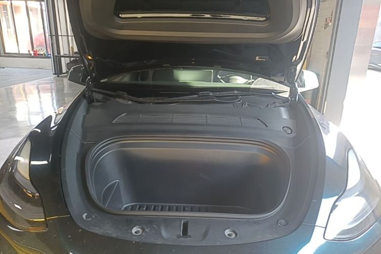 Tesla Model Y 2023 #20 Tesla Model Y 2023 car image #20