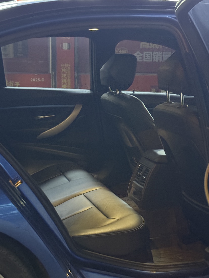 BMW 3 Series 2018 car image #5