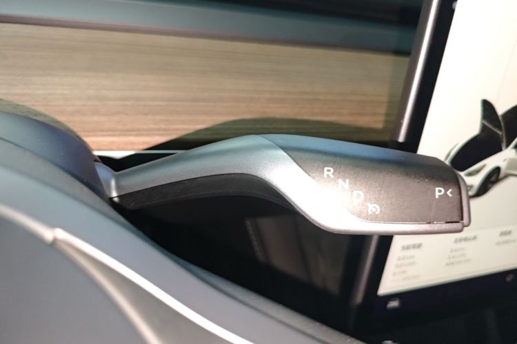 Tesla Model 3 2021 car image #18