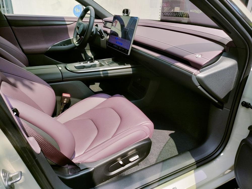 2025 car image #16