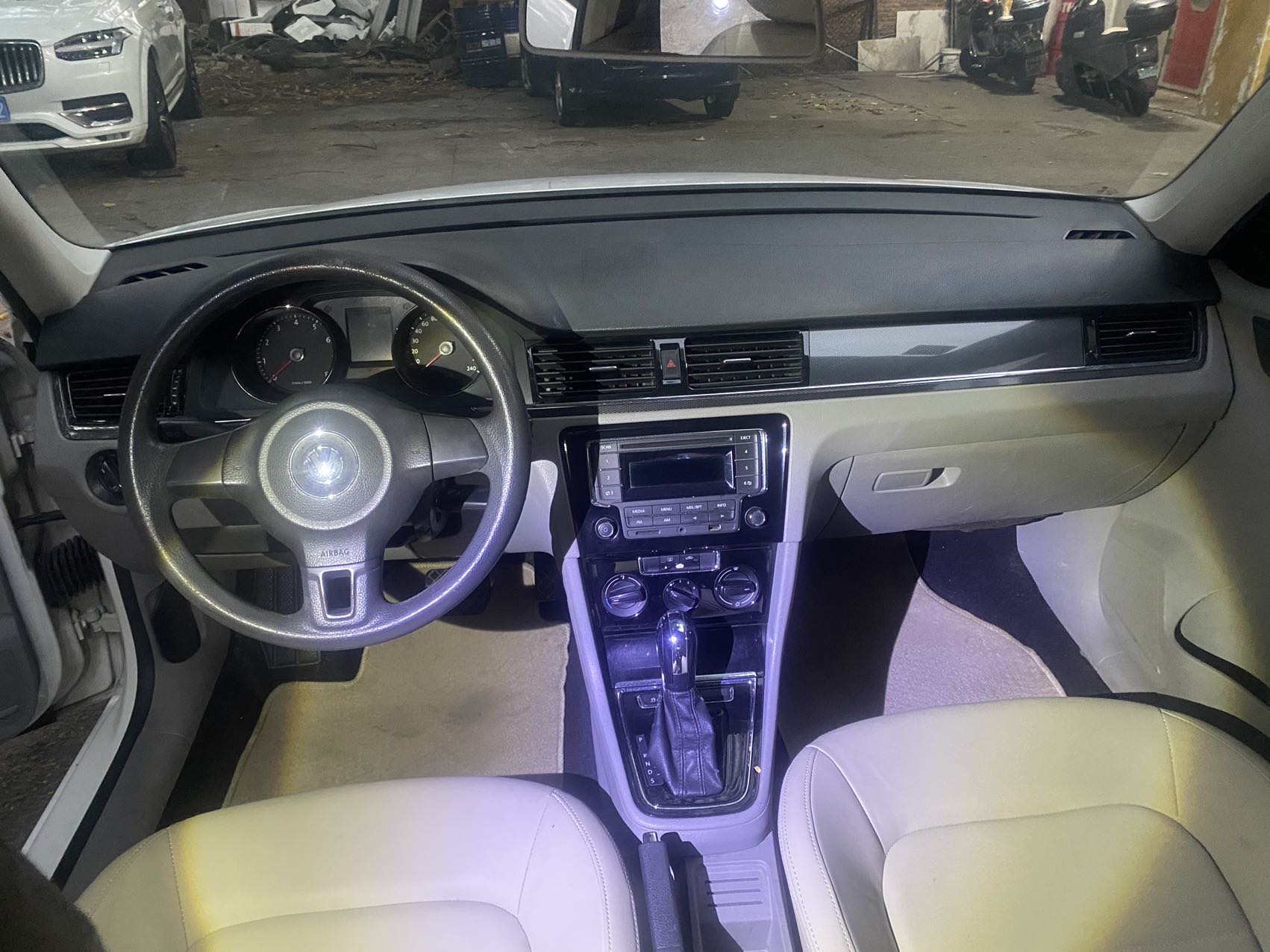 Volkswagen Bora 2013 car image #6