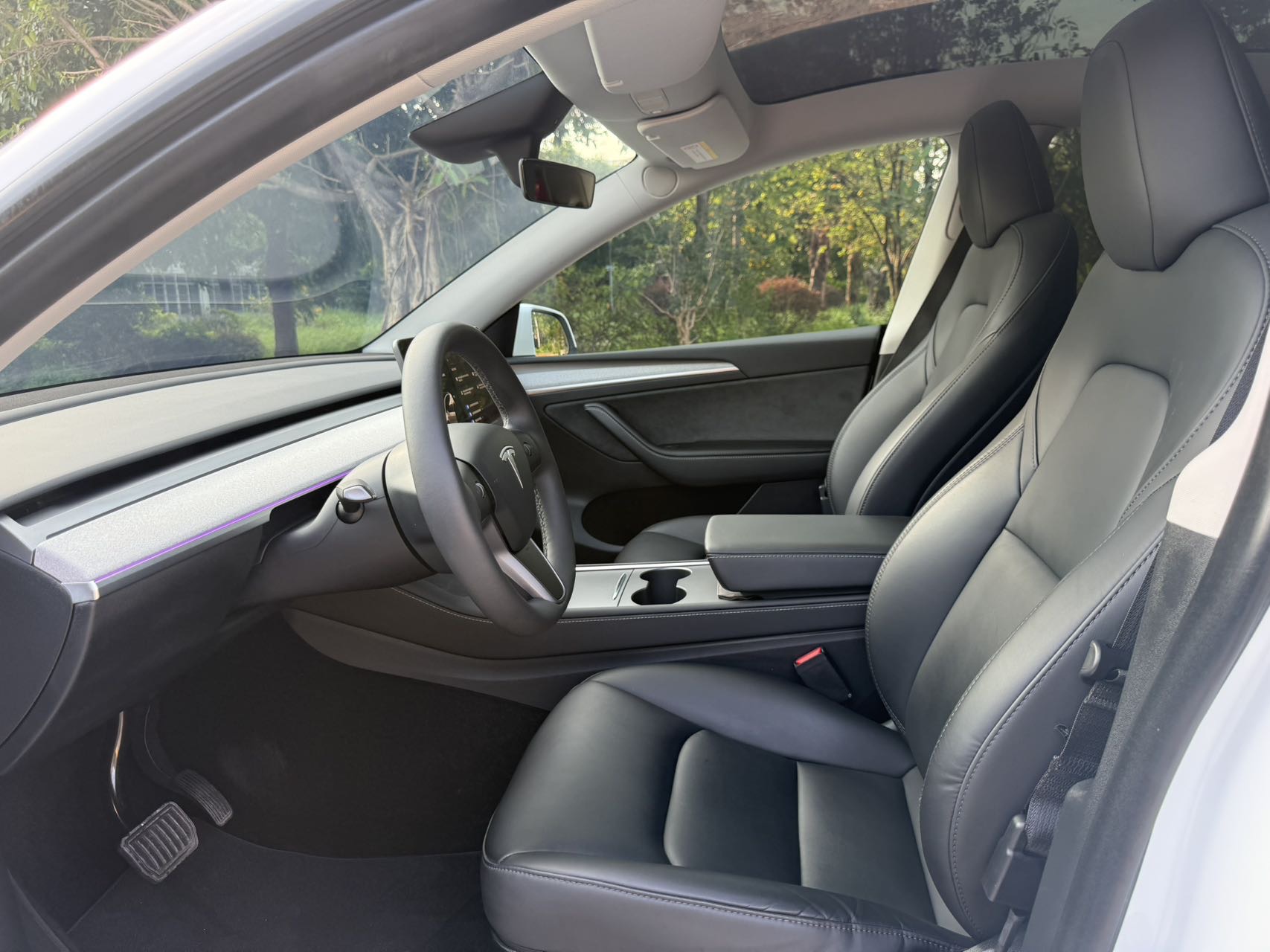 Tesla Model Y 2024 #4 Tesla Model Y 2024 car image #4