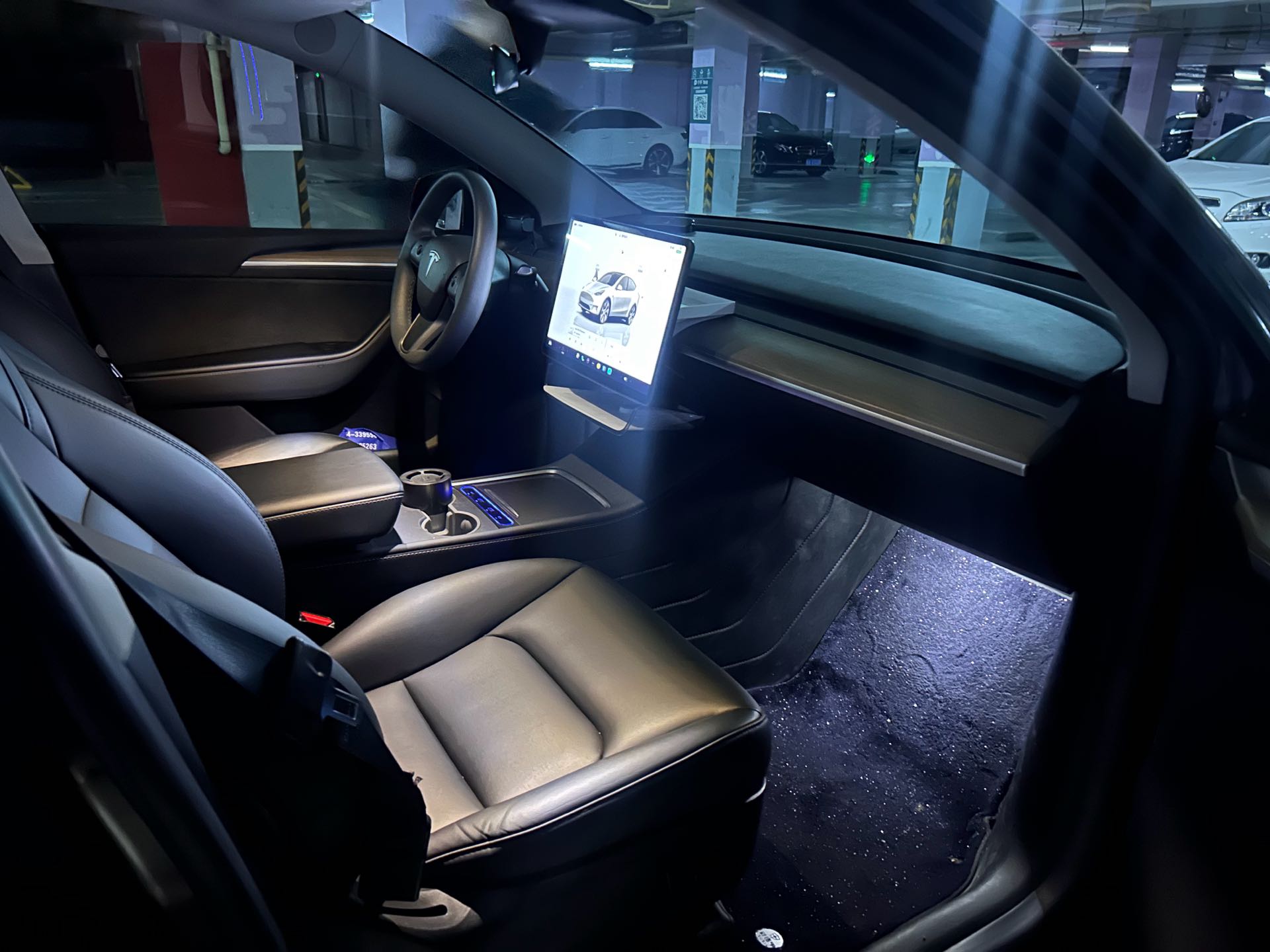Tesla Model Y 2023 #5 Tesla Model Y 2023 car image #5
