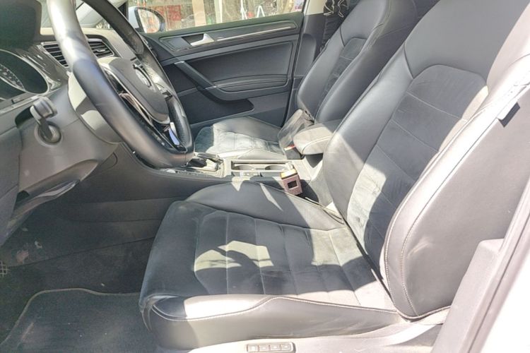 Volkswagen Golf 2019 #15 Volkswagen Golf 2019 car image #15