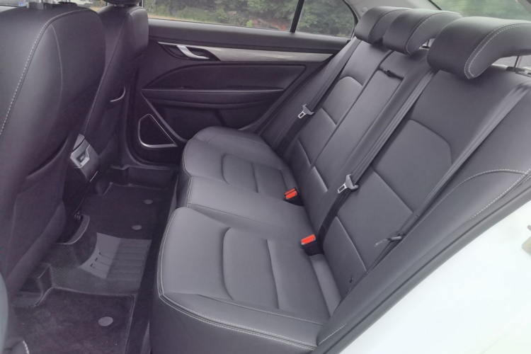 GEELY Emgrand 2020 car image #17