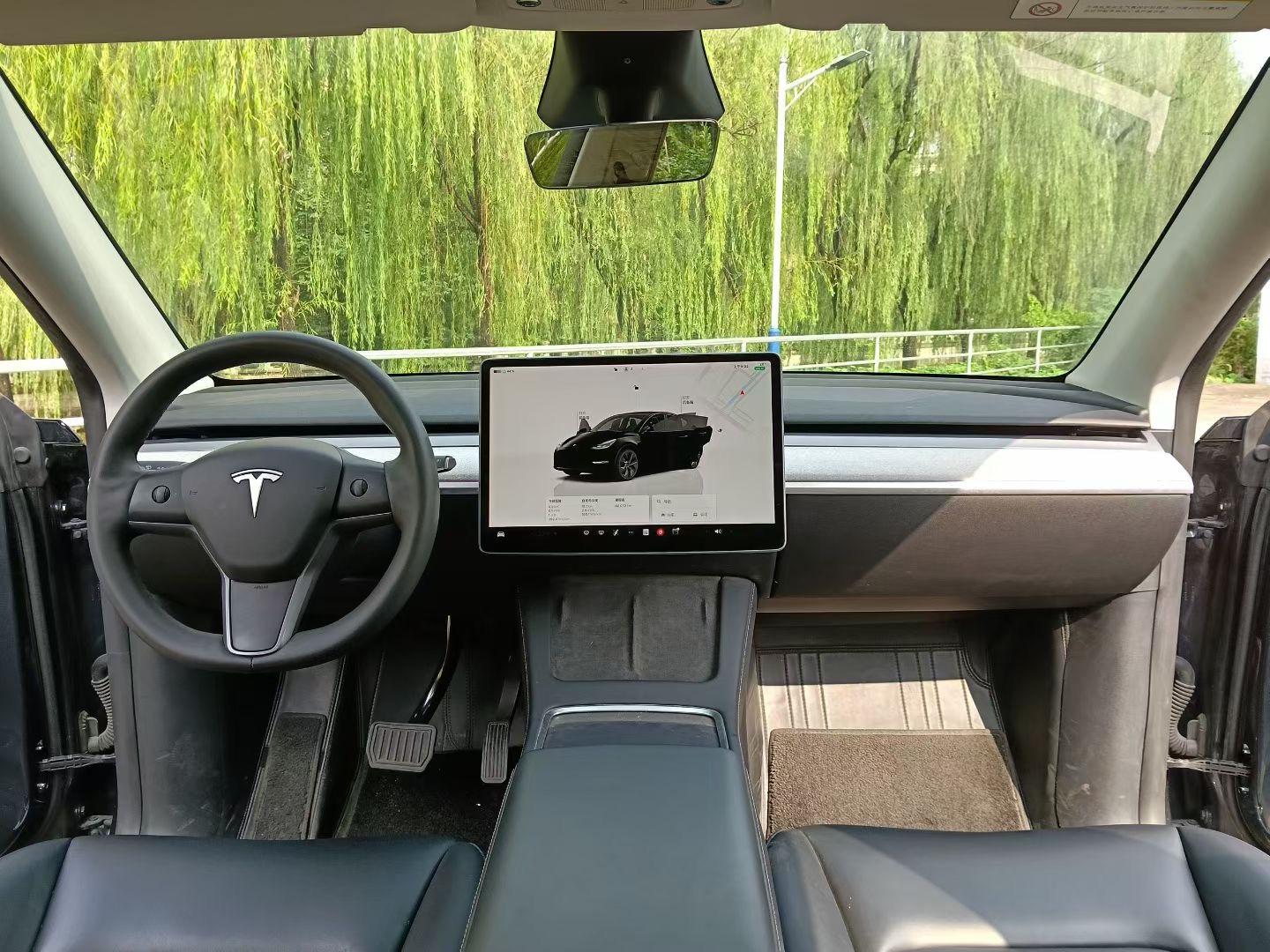 Tesla Model Y 2024 #8 Tesla Model Y 2024 car image #8