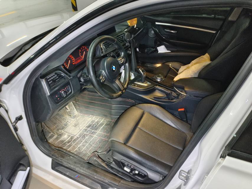 BMW 3 Series 2018 car image #3