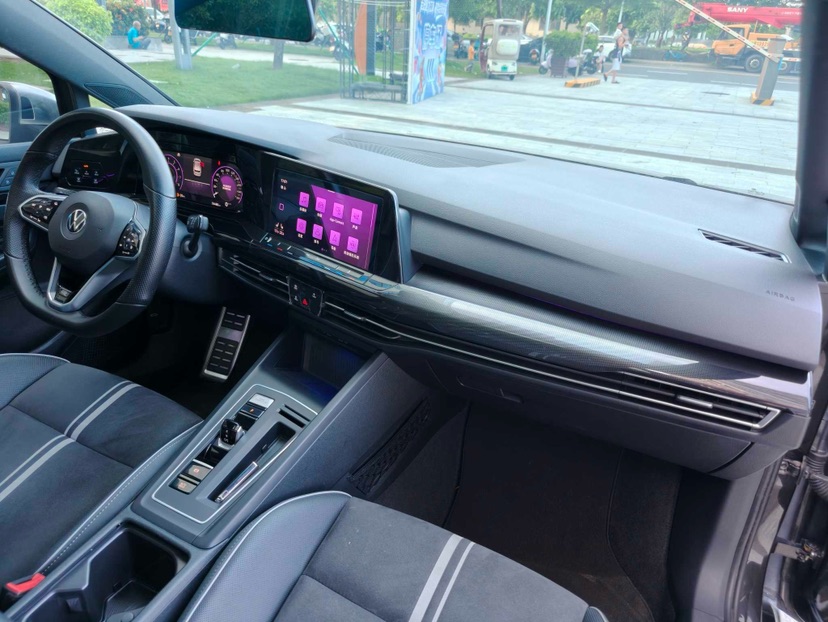 Volkswagen Golf 2021 car image #4