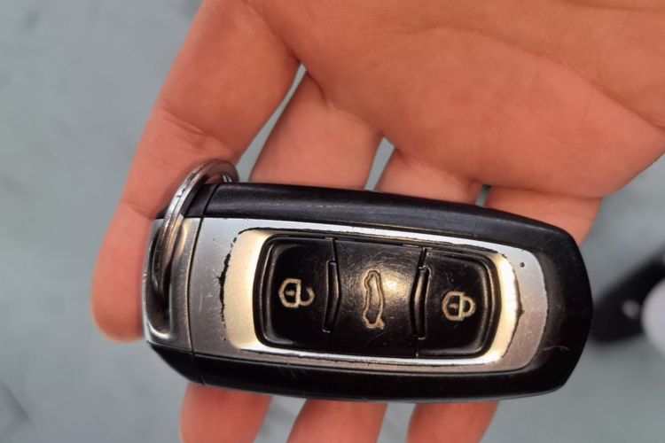 GEELY Emgrand 2018 car image #9