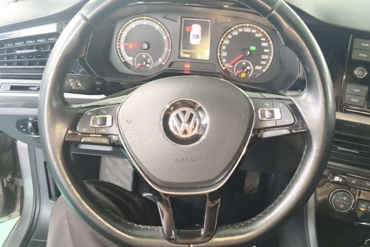 Volkswagen Bora 2018 car image #15