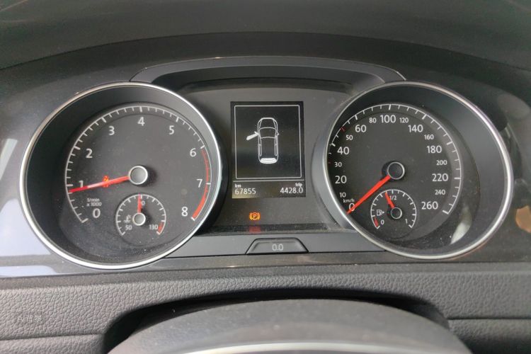 Volkswagen Golf 2020 car image #13