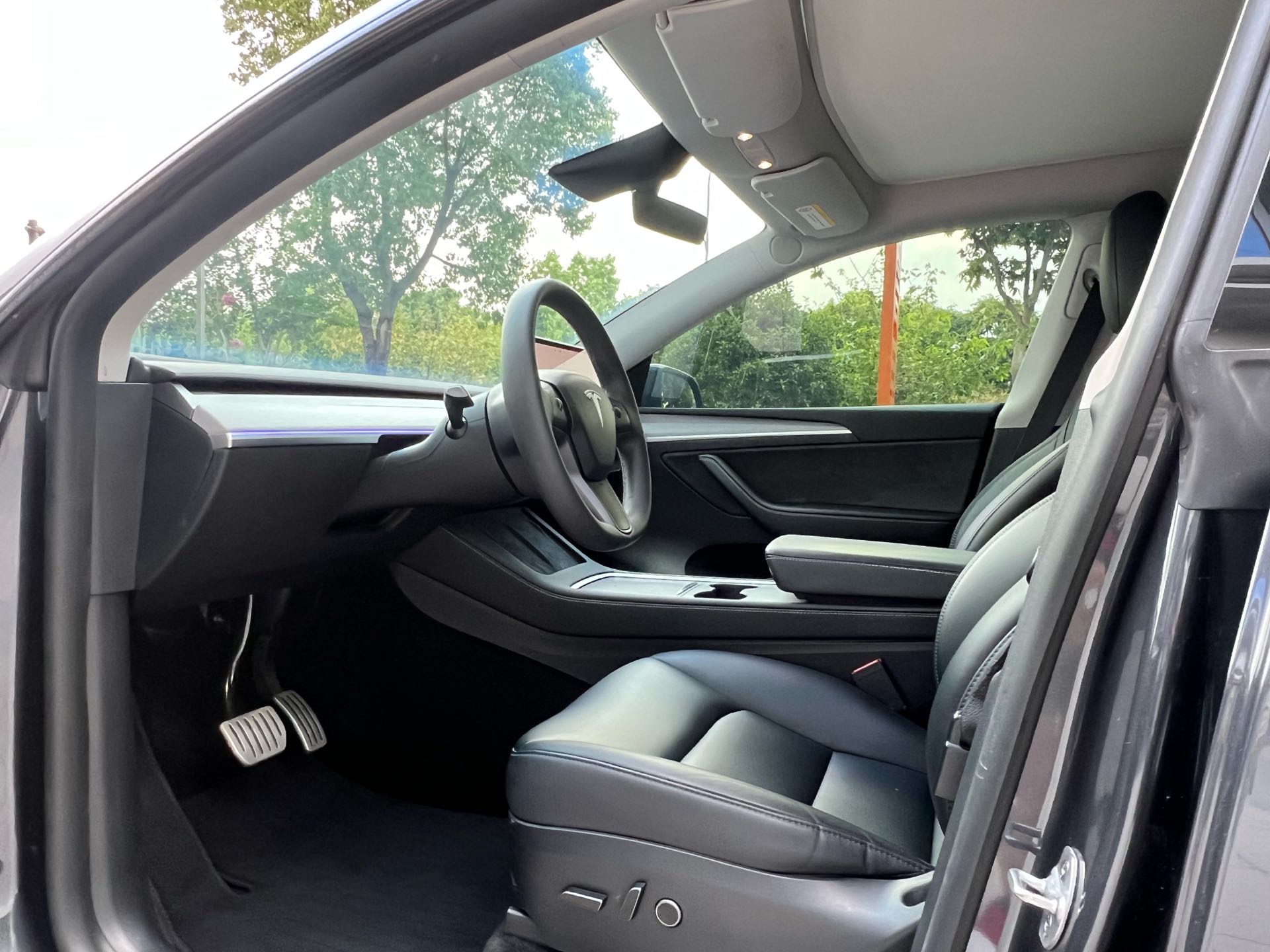 Tesla Model Y 2023 car image #7