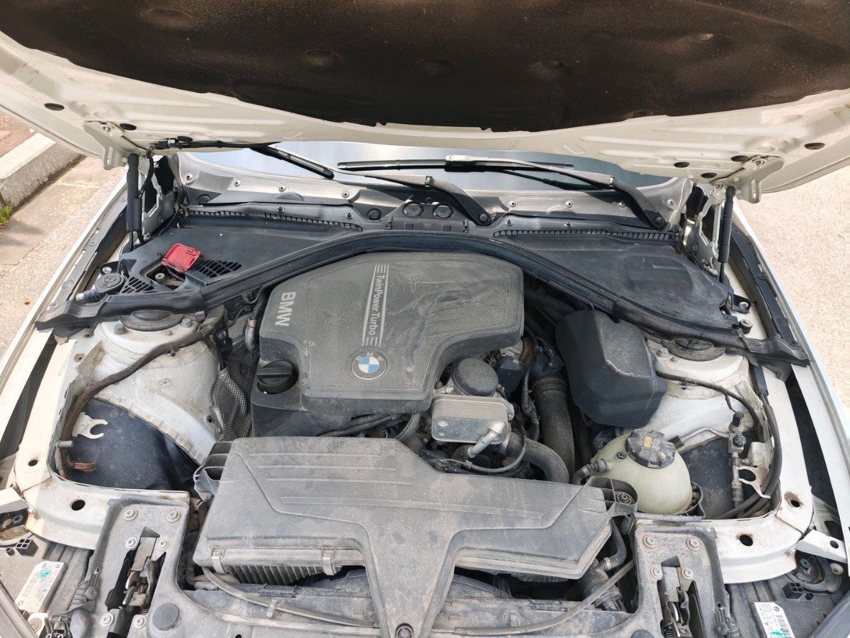 BMW 3 Series 2015 immagine di auto #9