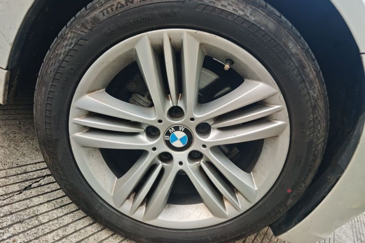 BMW 3 Series 2017 #9 BMW 3 Series 2017 car image #9