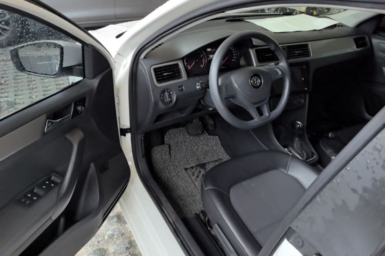 Volkswagen Santana 2016 car image #12